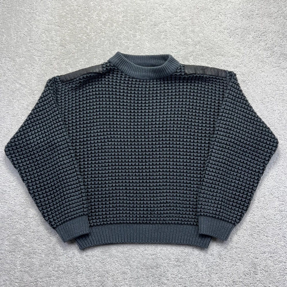 VINTAGE Street Scene Sweater Mens Small Gray Black Waffle Knit Leather Patches
